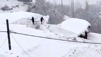 بارش برف تابستانی معدن سونگون ورزقان را سفیدپوش کرد