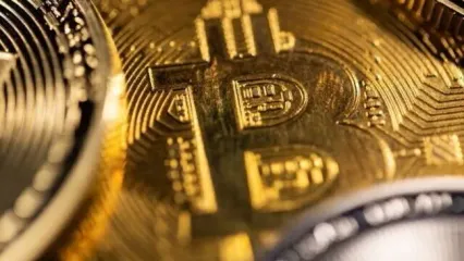 بیت‌کوین به پایین‌ترین سطح قیمتی سقوط کرد/ فشار فروش رمزارزها تشدید شد