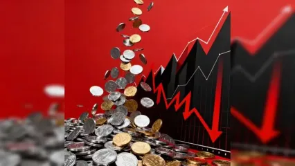 غرق‌شدن بازار کریپتو در دریای قرمز | بیت‌کوین تا مرز ۶۸ هزار دلار عقب نشست | اتریوم، ریپل و دوج کوین زیر ضرب رفتند