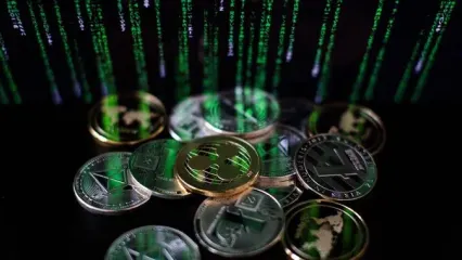 تتر تاخت تا ۲۲۷ هزار تومان | بیت‌کوین بین ۷۸ و ۷۹ هزار دلار در دوراهی صعود و سقوط |  ارزش بازار کریپتو به ۲.۶۹ تریلیون دلار رسید