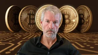 هشدار مایکل سیلور در اوج رالی آلت‌کوین‌ها: روی بیت‌کوین متمرکز بمانید!