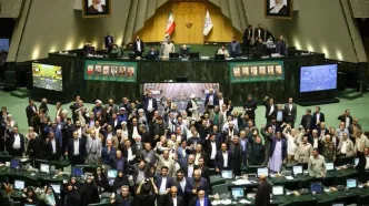 طرح جنجالی ۵۵ نماینده برای اجباری کردن کارت ارزی ؛ محدودیت یا شفافیت؟